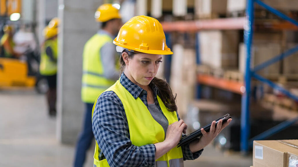 5-warehouse-woman-holds-tablet-0218